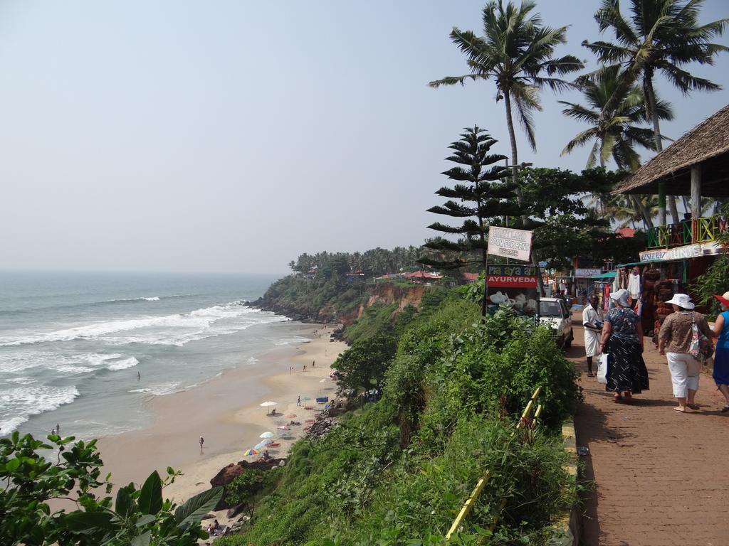 Mk Gardens Surf & Yoga House Hotel Varkala Habitación foto