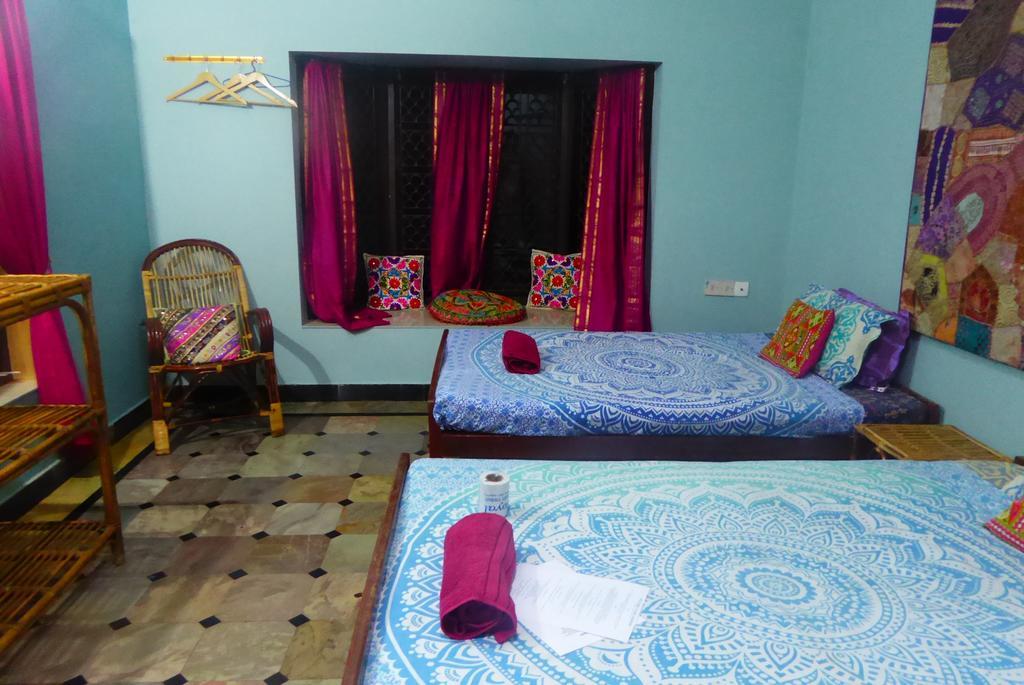 Mk Gardens Surf & Yoga House Hotel Varkala Exterior foto